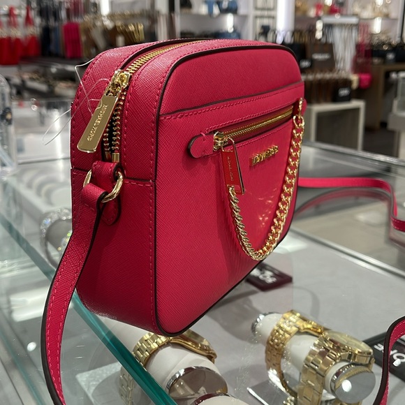 MICHAEL KORS
Jet Set Large Saffiano Leather Crossbody Bag
ELECTRIC PINK
NWT - Picture 4 of 16